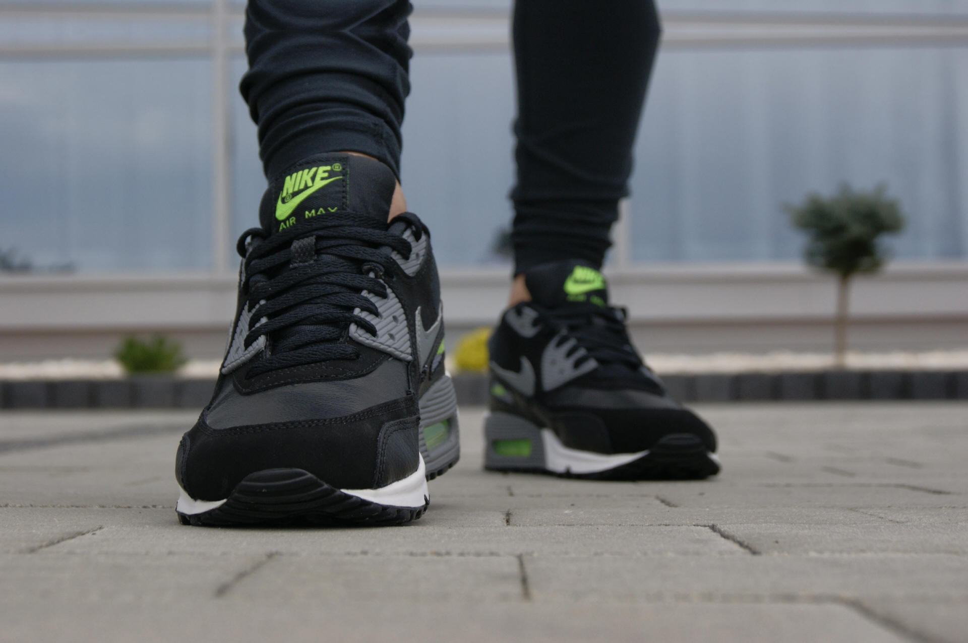 Obuwie sportowe hurt Nike Adidas sneakers sklep internetowy